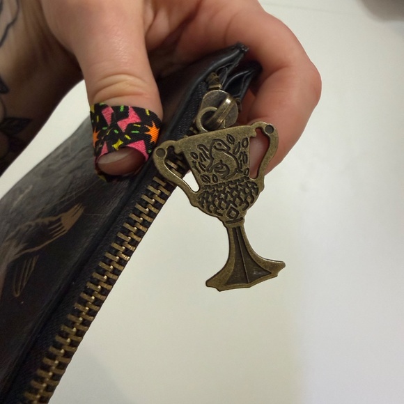 Danielle Nicole Harry Potter Horcrux Collection Helga Hufflepuff Cup Clutch Bag - Picture 2 of 7